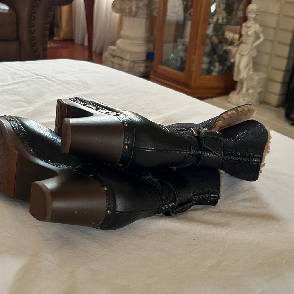 UGG Black Leather Boots with Brown Shearling - Picture 9 of 9